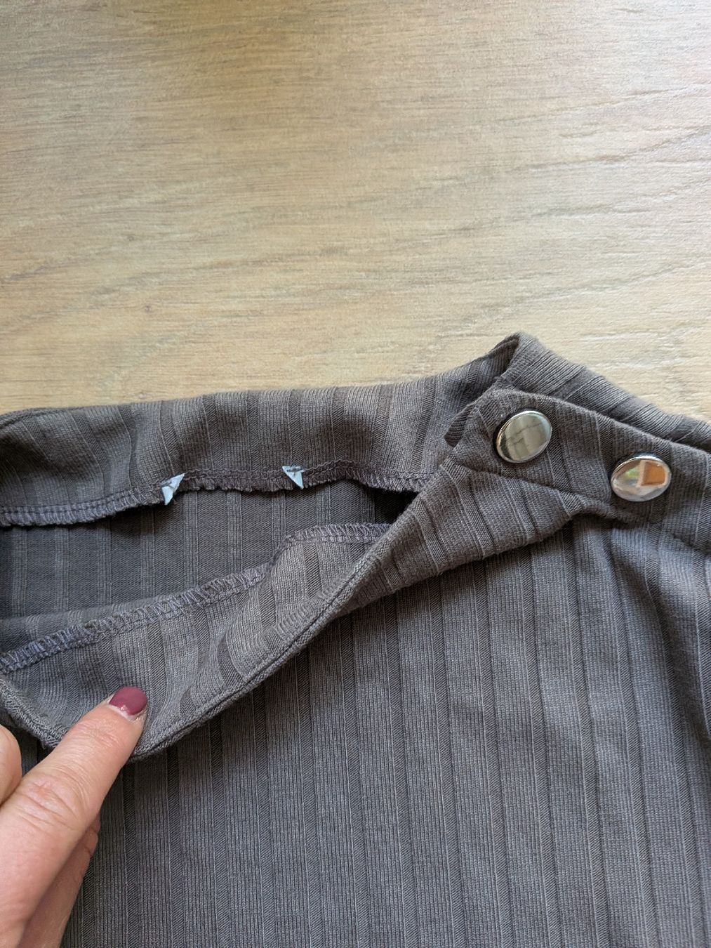 Pulls & Sweat-shirts: Pullover gerippt dunkelbraun – D'occasion à Eschenbach SG par SanFranciscoCalifornia 2