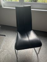 8 Stühle Kunstleder Füsse Metall guter Zustan