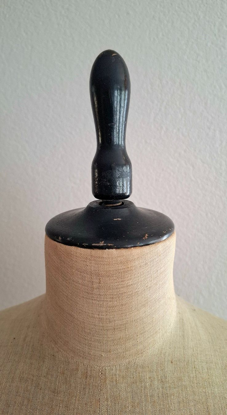 Allestimento di negozi e stand fieristici: ANTIKE SCHNEIDERBÜSTE, 30er/40er JAHRE – Usato da Grüningen venduto da Kartensammler 5
