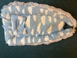 Baby Nest Babynest blau Wolkenmuster + Kissen