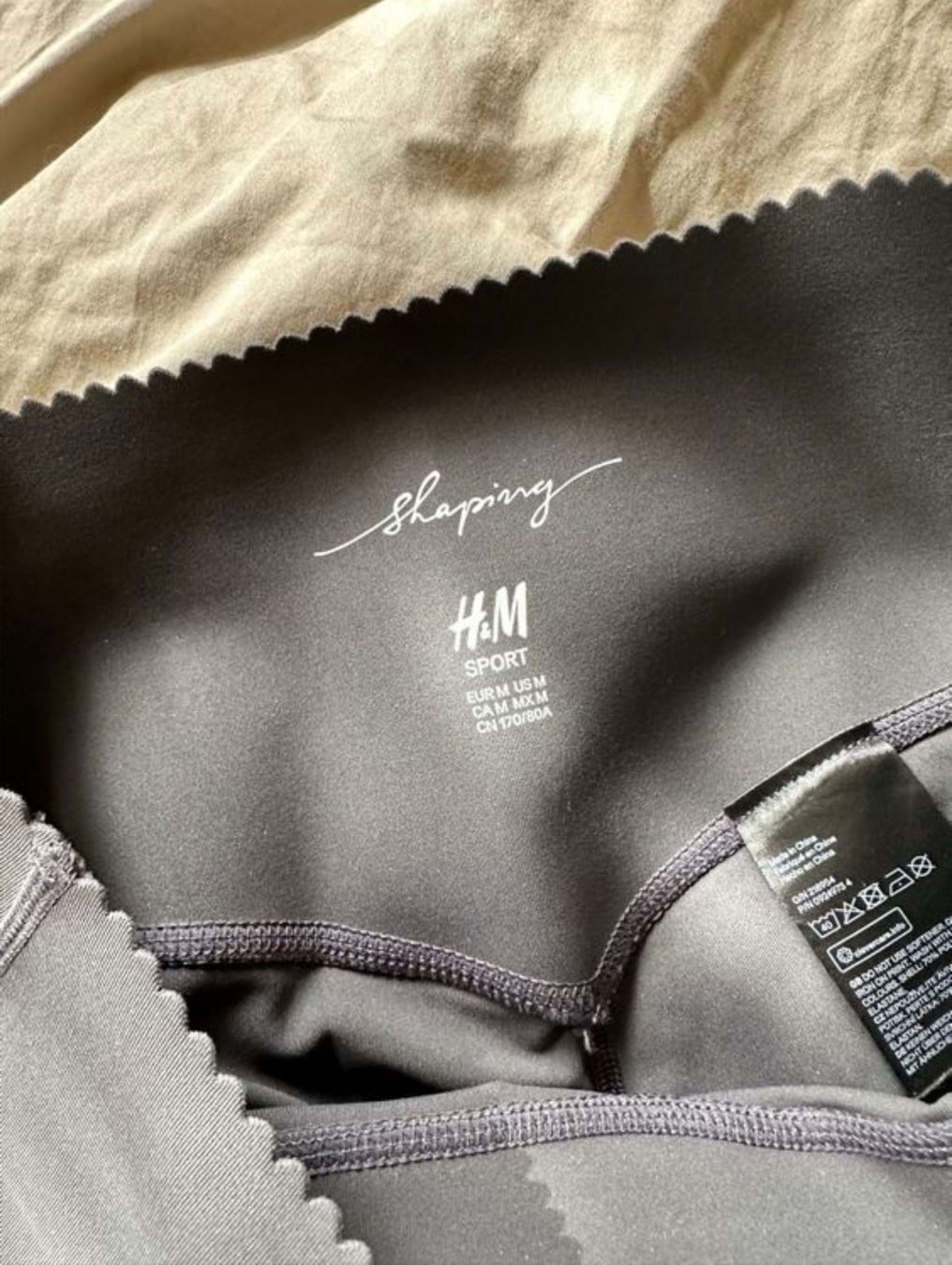 H&M Leggings: Leggins H&M Shaping, gr. M – Nuovo (secondo la descrizione) da Viganello venduto da sta_b86s 2