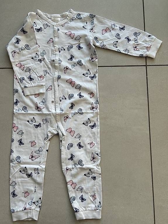 Pyjamas & Ähnliches: Pyjama Set Grösse 98 Einteiler lang kurz – Gebraucht aus Wil SG von Goldi2010 1