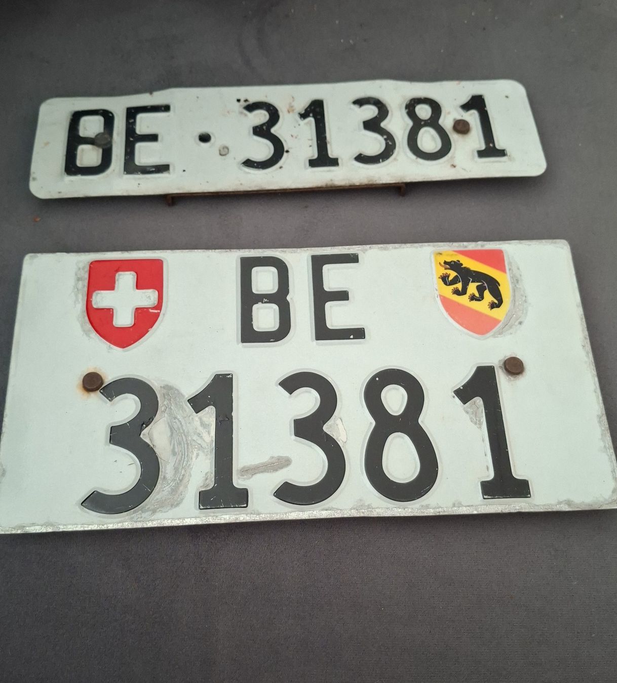 Insegne: Nummertafeln BE 31381 Zustand gebraucht – Usato da Worb venduto da mabix