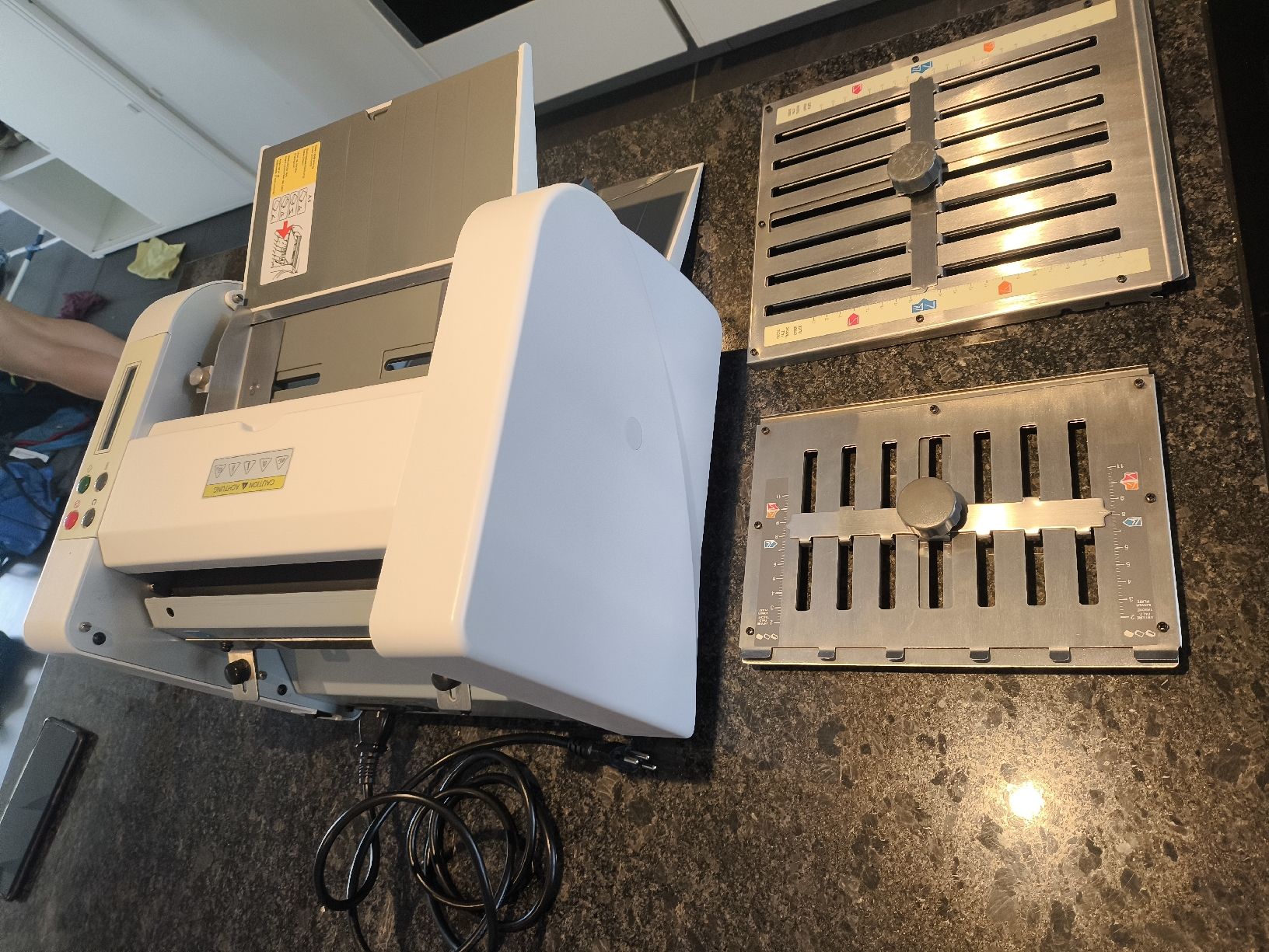 Tutte le macchine: IDEAL 8306 Falzmaschiene neuwertig – Usato da Schnottwil venduto da Fantasygwen17 3