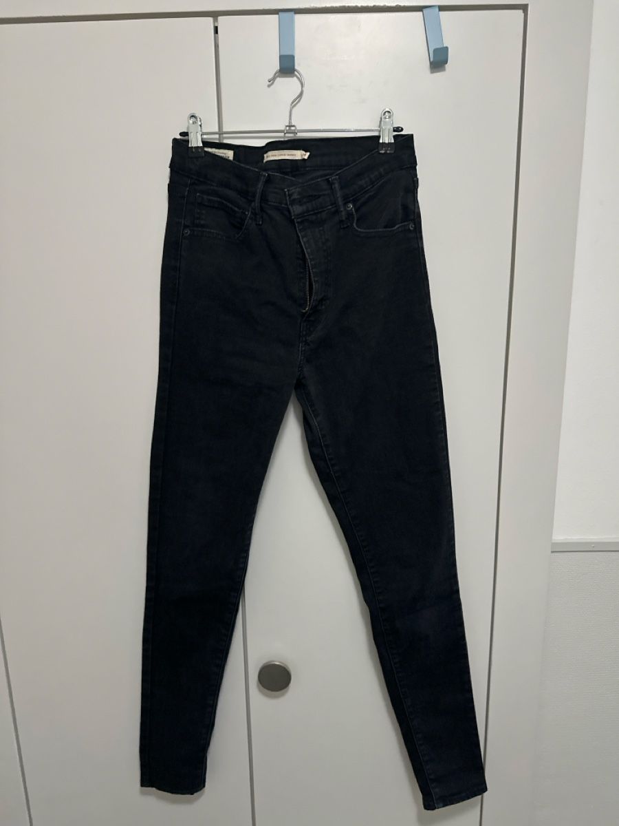 Levi's Jeans: Skinny Levis Jeans – Usato da Romanshorn venduto da si-01