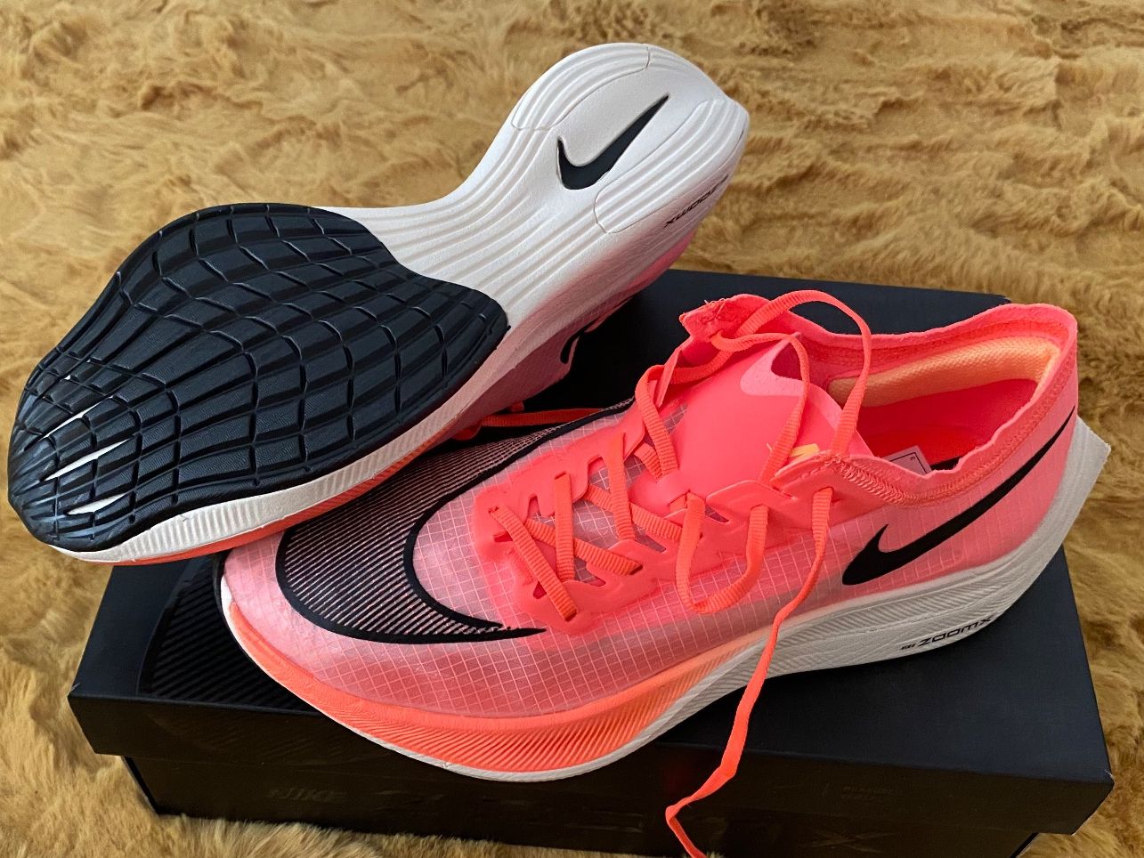 Nike Herrenschuhe: Nike ZoomX Vaporfly Next % – Neu und originalverpackt aus Zürich von suche_jenes 1