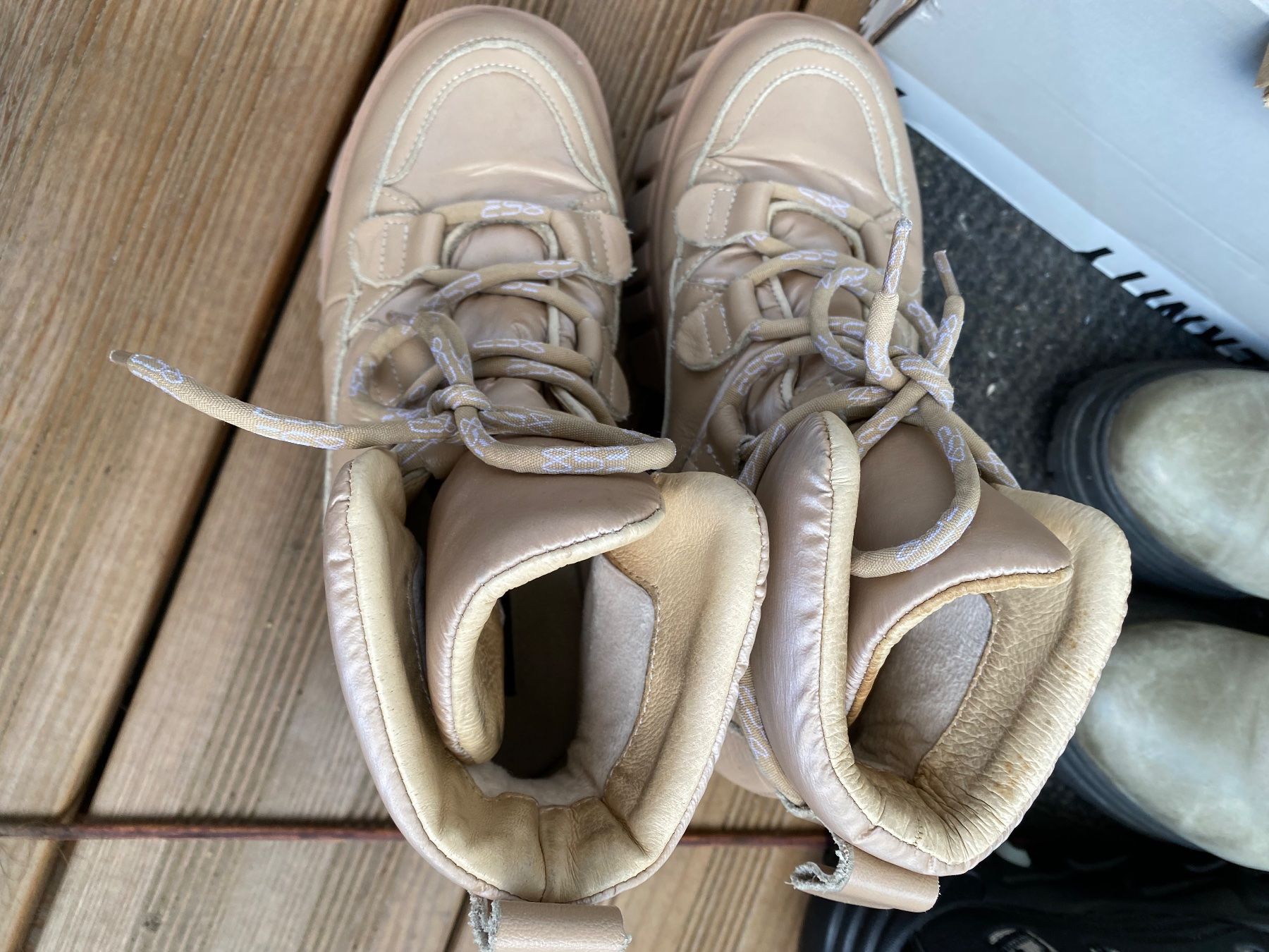 Damenschuhe: leder sneaker 39(24,5) – Gebraucht aus Bern von ann_2ygd 2