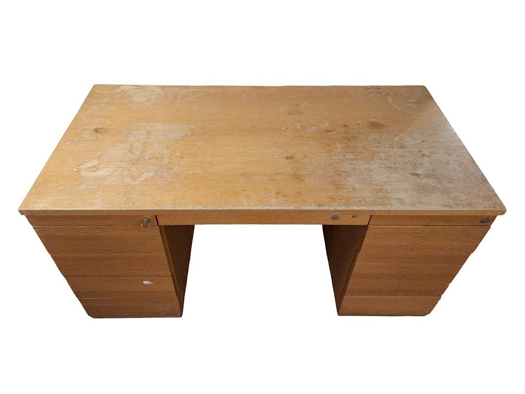 Scrivanie: Schreibtisch aus Holz – Usato da Wil SG venduto da Restwert_Wil 3