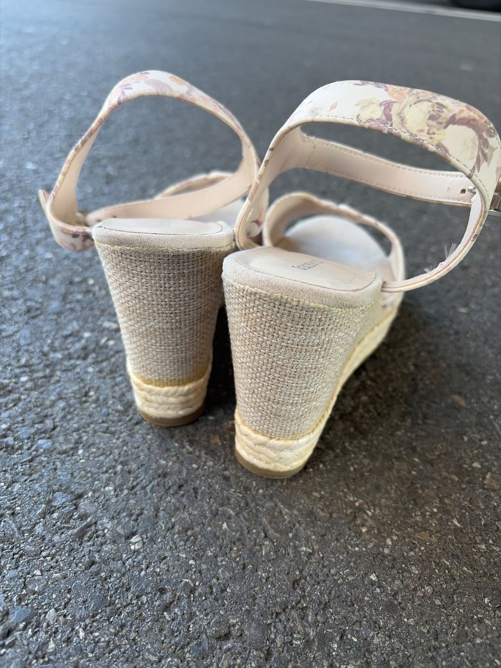 Chaussures femmes: Sandaletten gr. 40 – D'occasion à Bern par ntz_58f7 3
