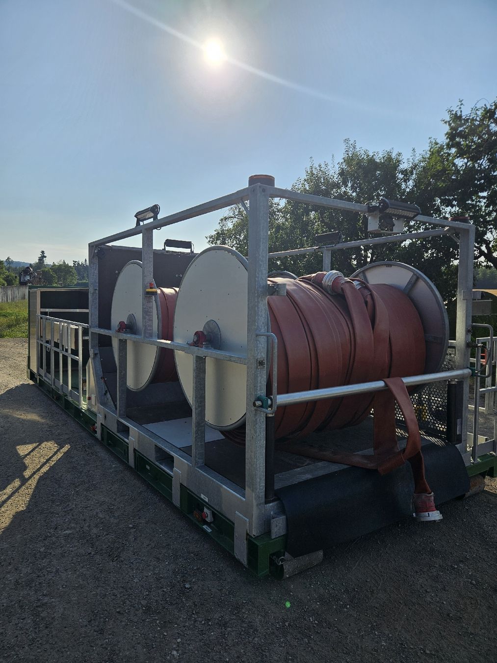 Conteneurs de construction: Abrollpritsche mit Schlauchtrommel – D'occasion à Altikon par FMG678 5