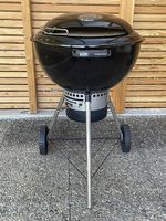 Weber Master-Touch 57 cm inkl. Pizzaofen-Aufsatz