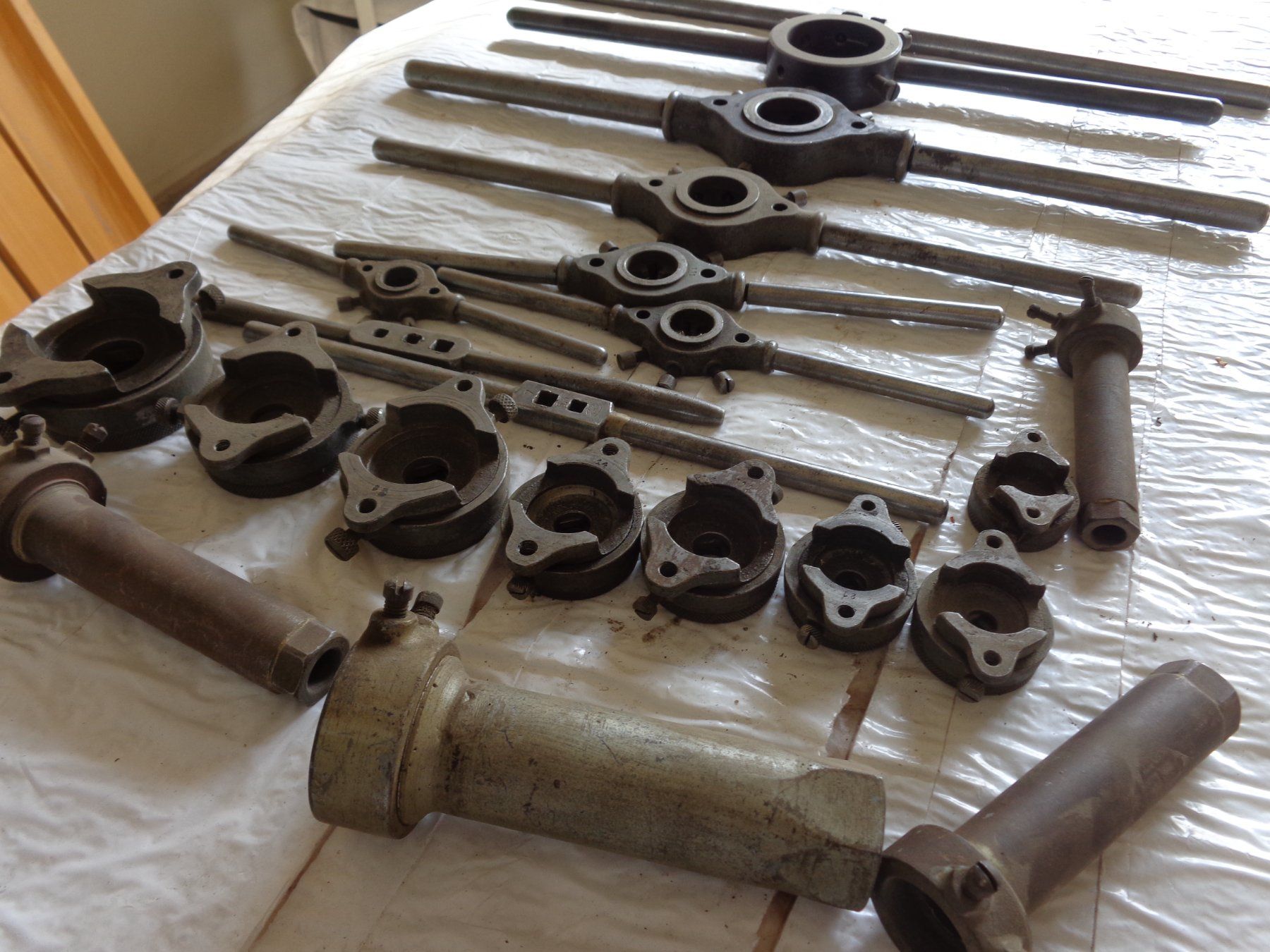 Tous les outils: 3 .Gewindeschneideset Gross Diverse Einsätze – D'occasion à Liestal par Gecko16 3