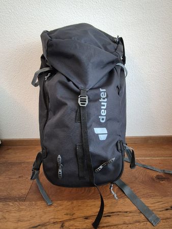 Neuer 34 + 8l Deuter Rucksack