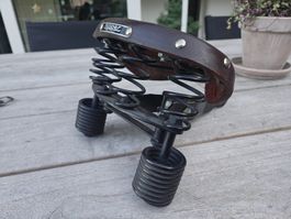 Mofa/ Fahrradsattel Leder braun mit Federn Primus Holland