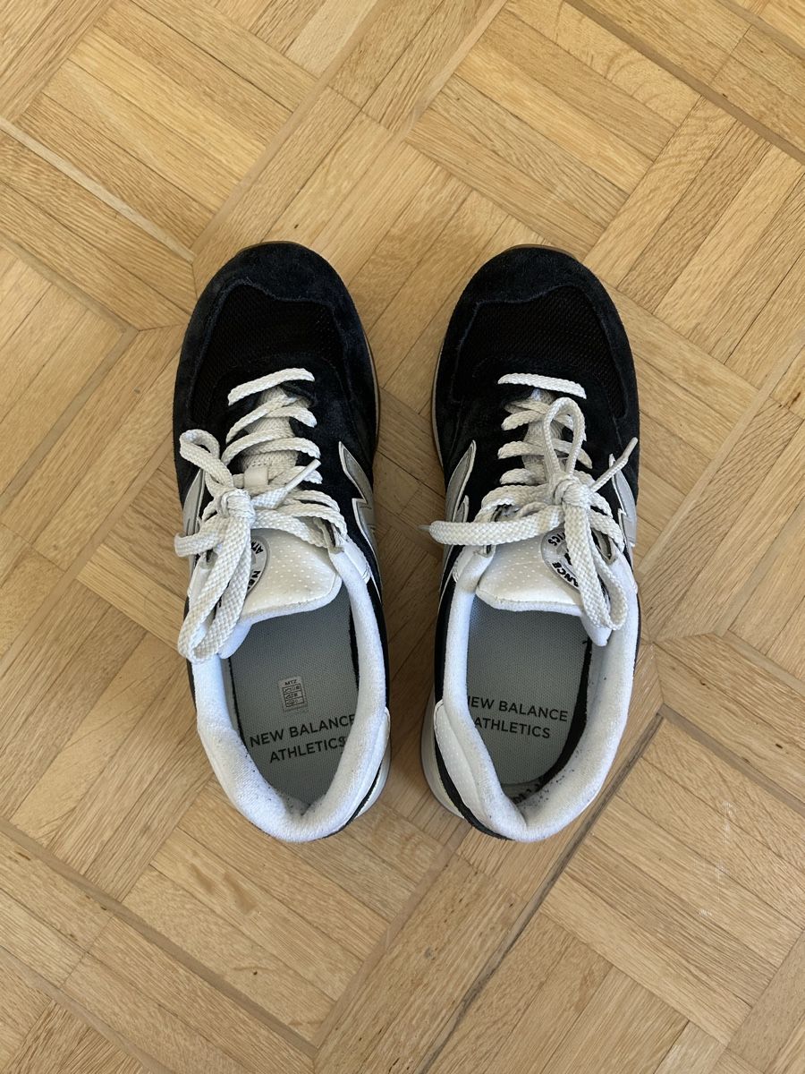 New Balance Chaussures hommes: New Balance 574 - Schwarz – D'occasion à Montlingen par NEWLIFESTORE 2