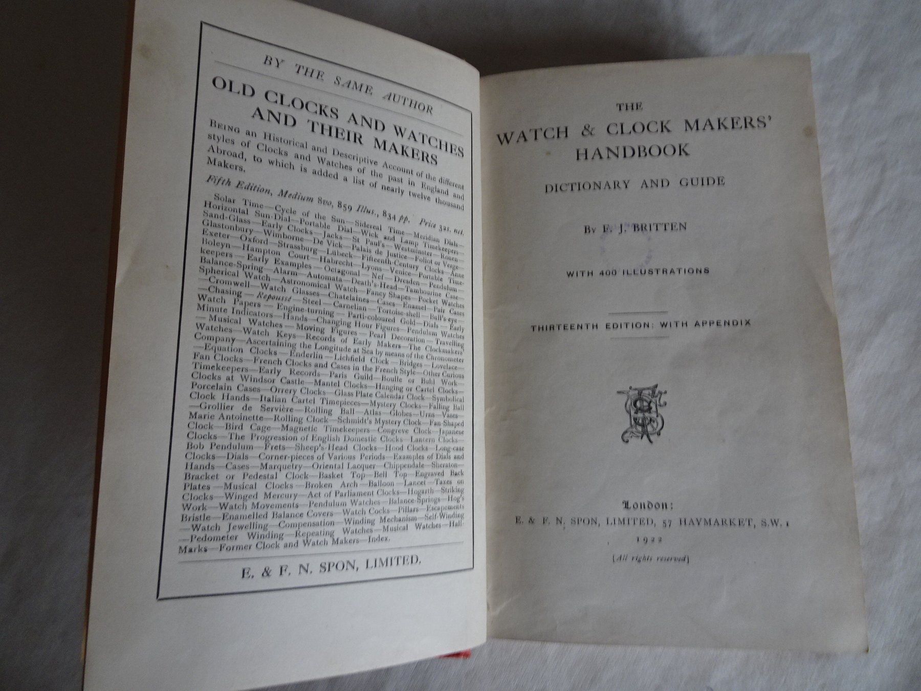 Libri: The Watch & Clock Makers Handbuch Dictionary & Guide 1922 – Usato da Siebnen venduto da niki61
