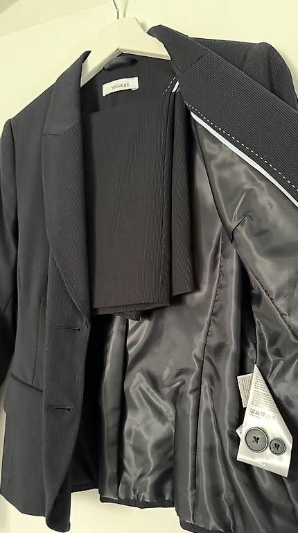 Completi & Tailleur: Damenanzug Grösse 36 – Usato da Sirnach venduto da MotoBaum 1