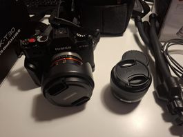Fujifilm X-T30 mit Objektiv und Zubehör wie neu