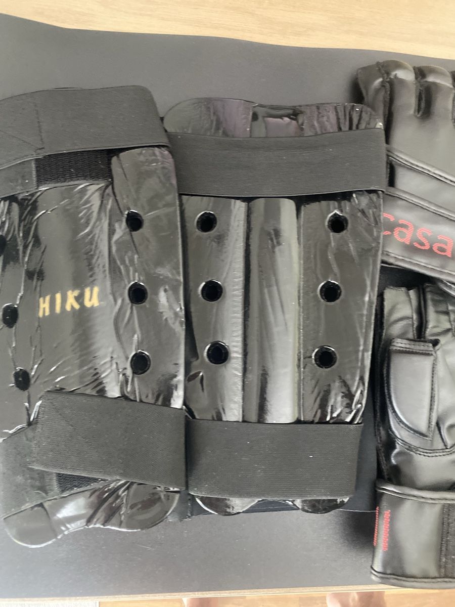 Guanti & manicotti: Kampfsport Ausrüstung. – Usato da Würenlos venduto da jam_mv8g 5