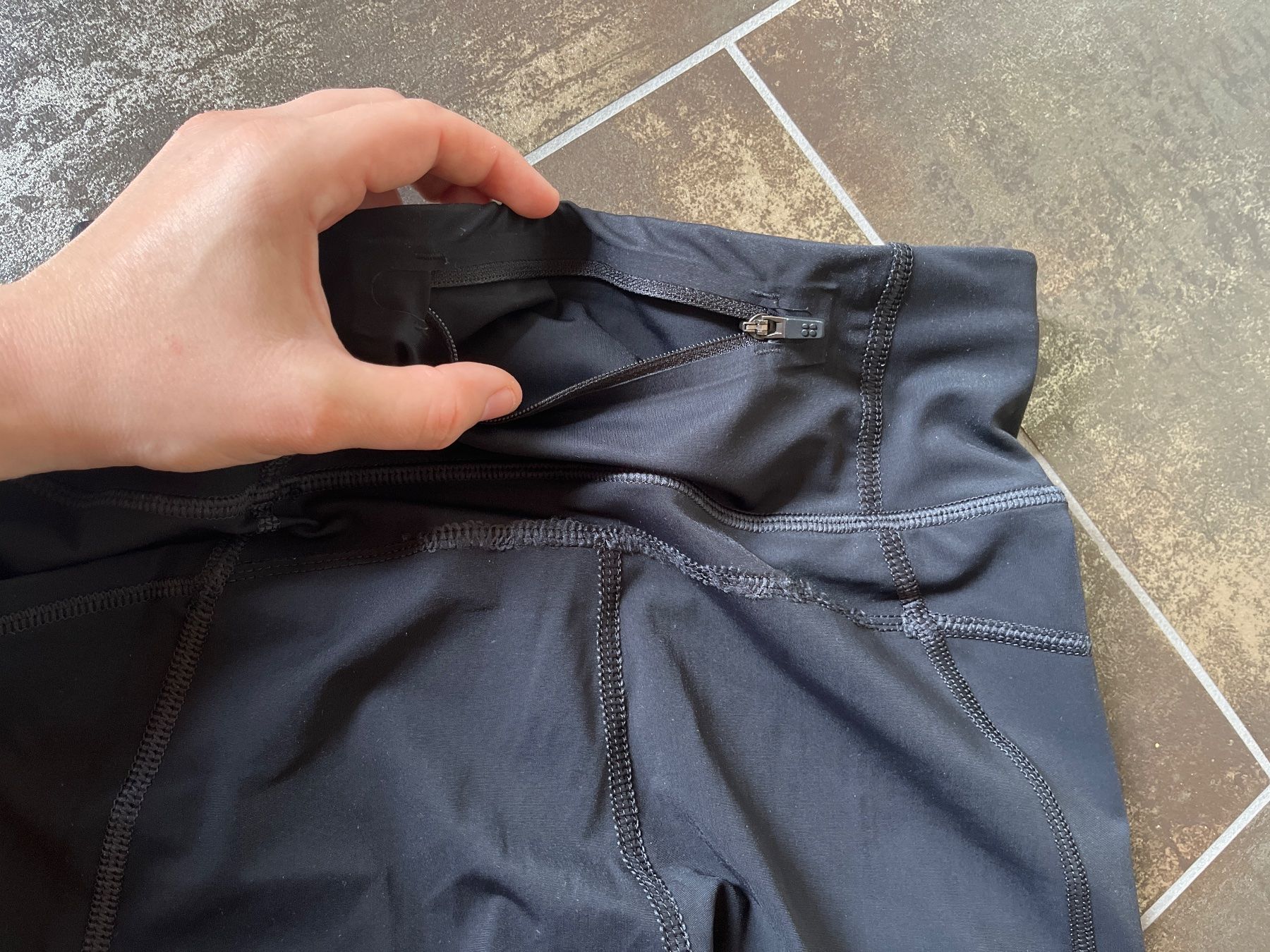Leggings: Running Tights 3/4 – Usato da Hombrechtikon venduto da Kaatja 2