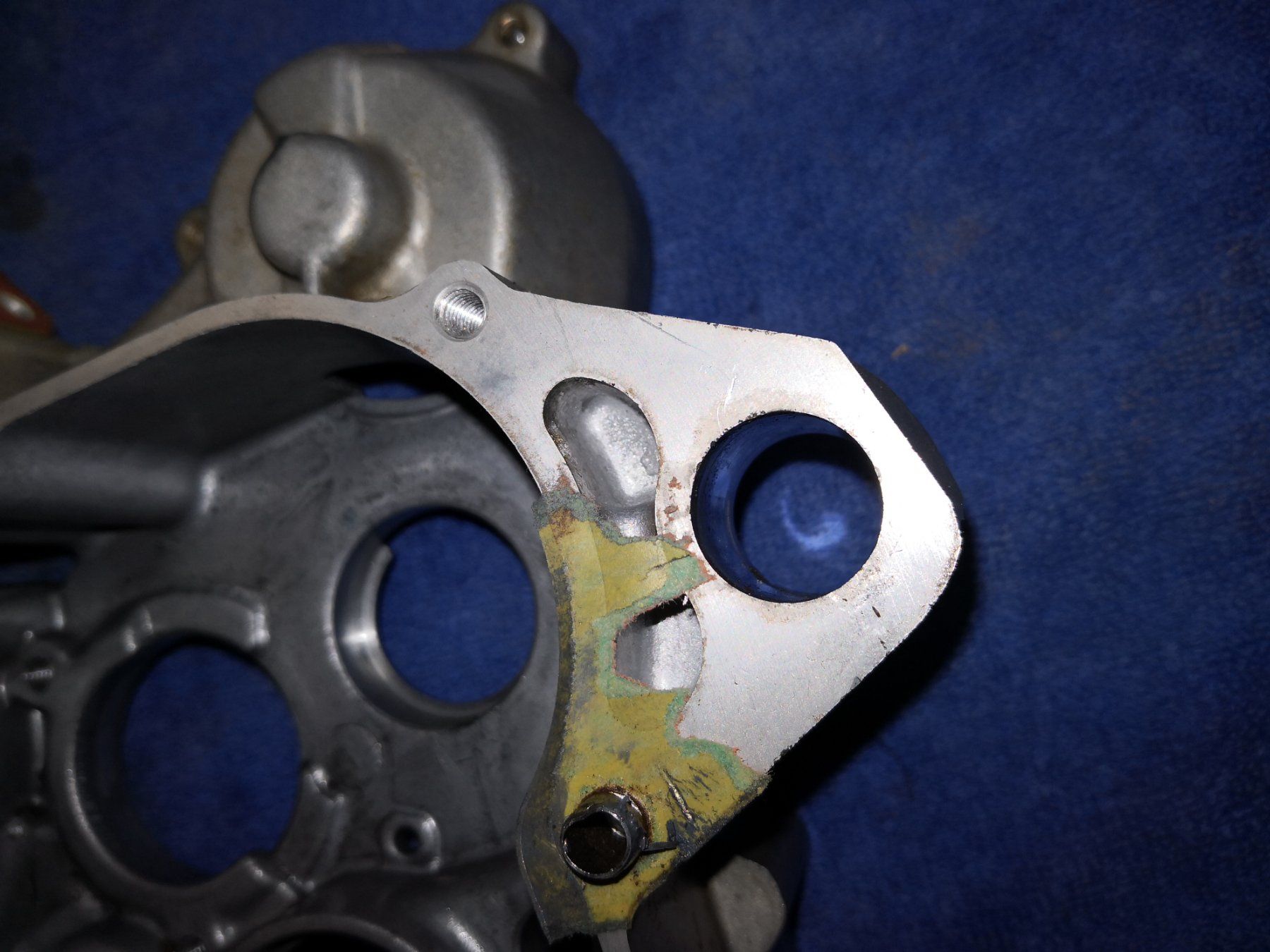 Honda Toutes les pièces détachées moto: Honda CR 125 Kurbelgehäuse – Défectueux à Steffisburg par tsc_2bf9 4