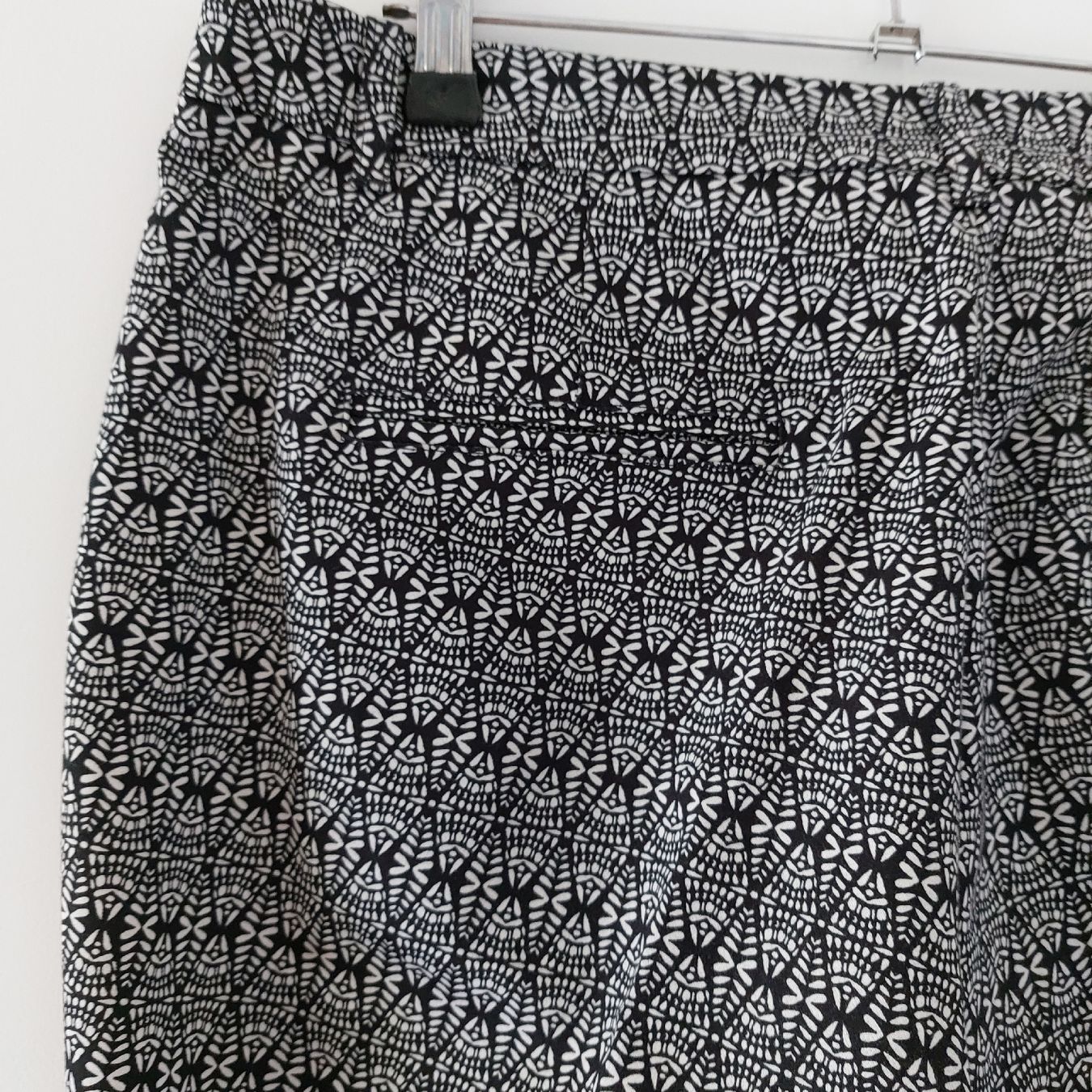 C&A Pantaloni: Hose, 40, ethnomuster schwarz weiss – Usato da Freienbach venduto da Stuagert 5
