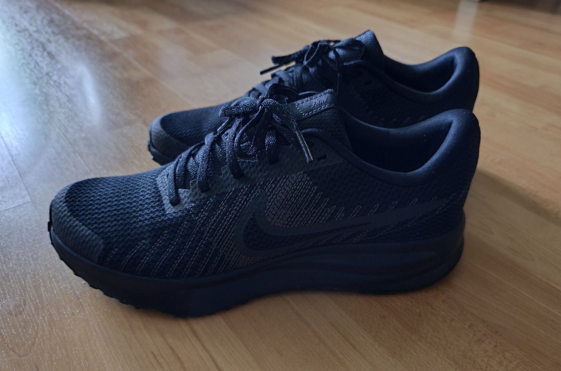 Nike Scarpe da donna: NIKE RUN DEFY Laufschuh Gr. 40, schwarz – Usato da Rüti ZH venduto da mome8 2