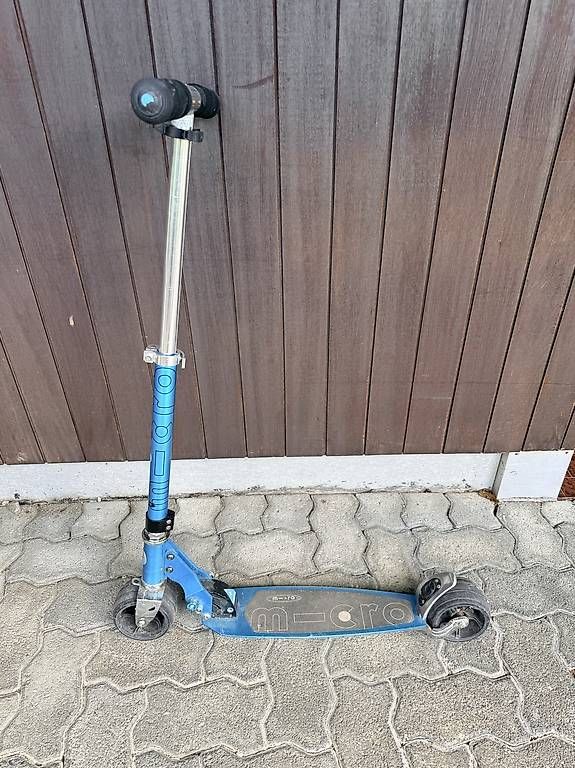 Kickboard: Blauer Micro Rocket Scooter mit extrabreiten Rollen – Usato da St.Gallen venduto da fam_lzq6