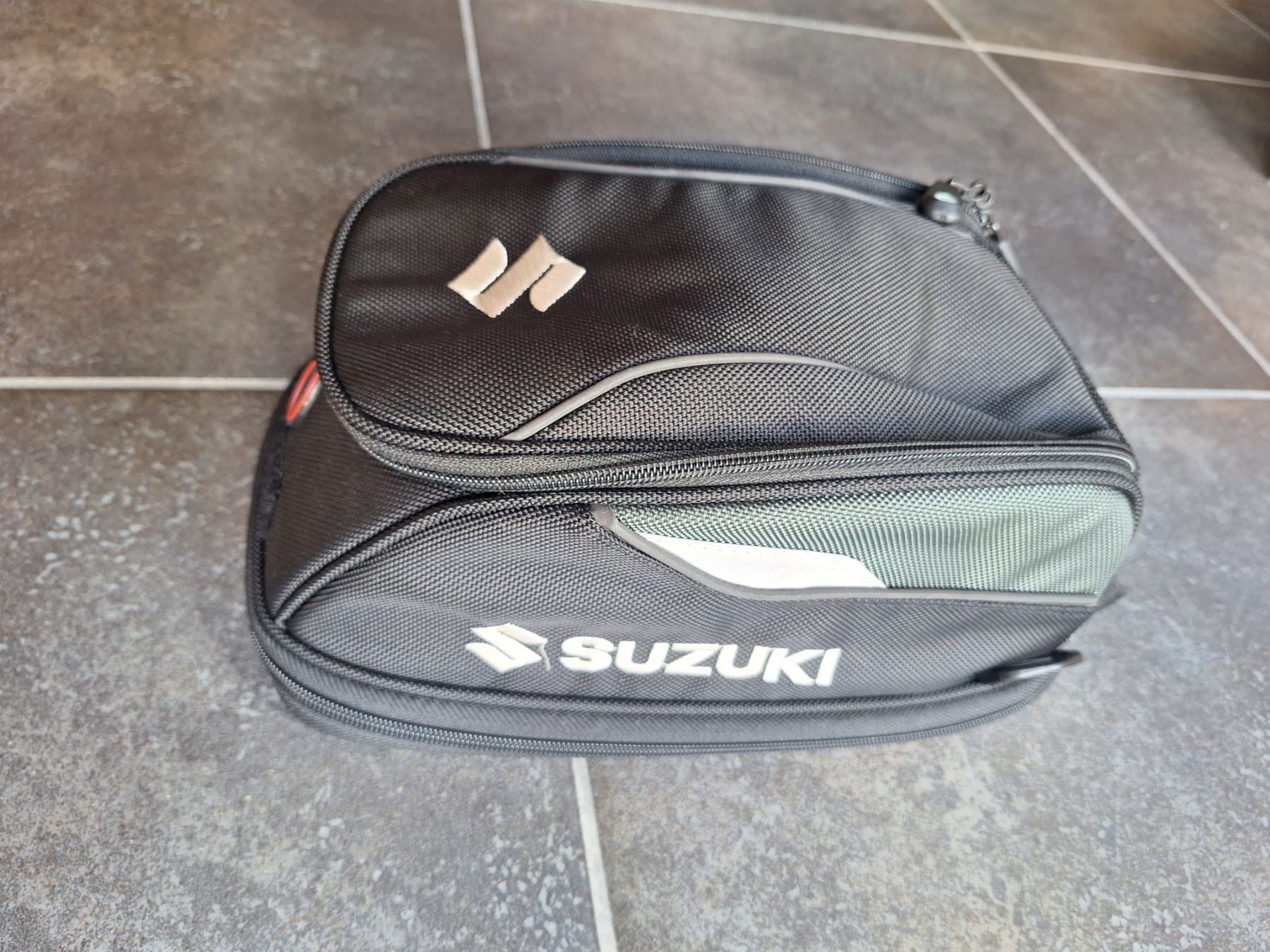 Borse: SUZUKI Tanktasche – Nuovo (secondo la descrizione) da Wangen ZH venduto da MarianneMunz