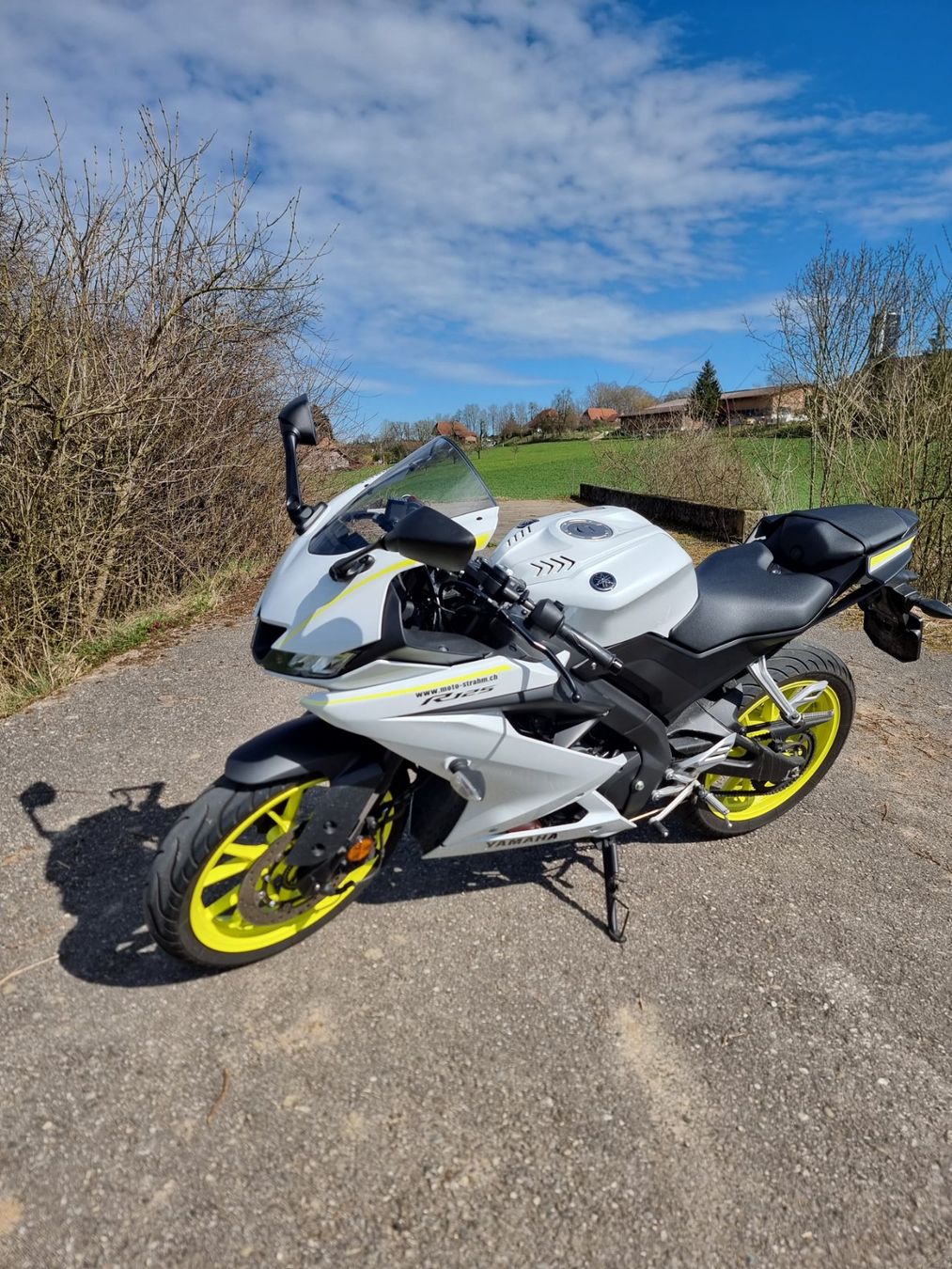 Yamaha Strada: Yamaha YZF-R125 – Usato da Langenthal venduto da mih_nx8d 4