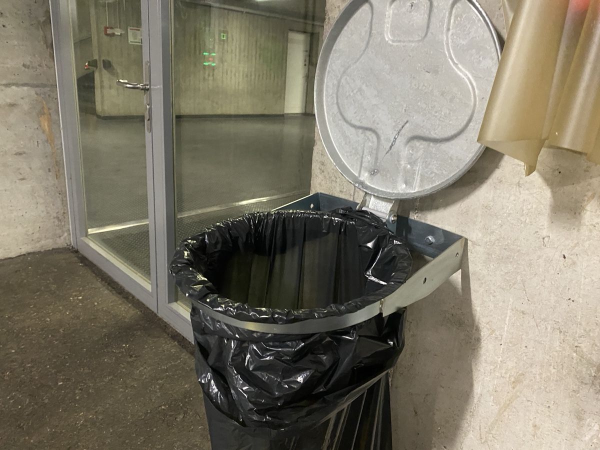 Cestini per rifiuti: Wand-Müllsackhalterung – Usato da Wabern venduto da HK-Design 2