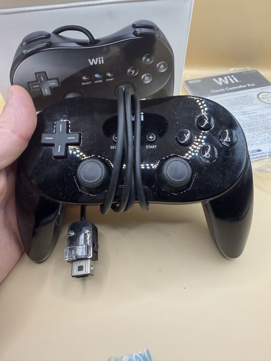 Nintendo Controller: Manette Wii Pro noire – Usato da Genève venduto da sho_67qj 4