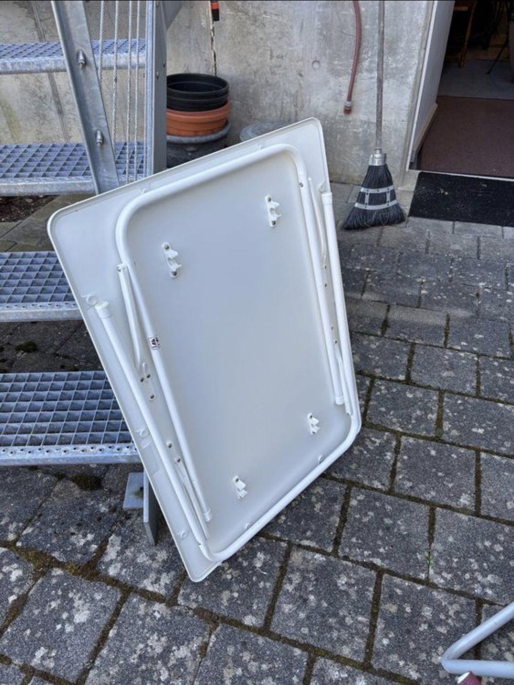 Set di tavolo e panche: Campingtisch + 2 Stühle – Usato da Balsthal venduto da bwoah_7 2