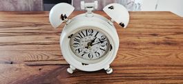 Vintage Uhr im Weckerdesign / Shabby Chic Stil