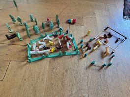 Kleine Tieren, Gehege, Bäume