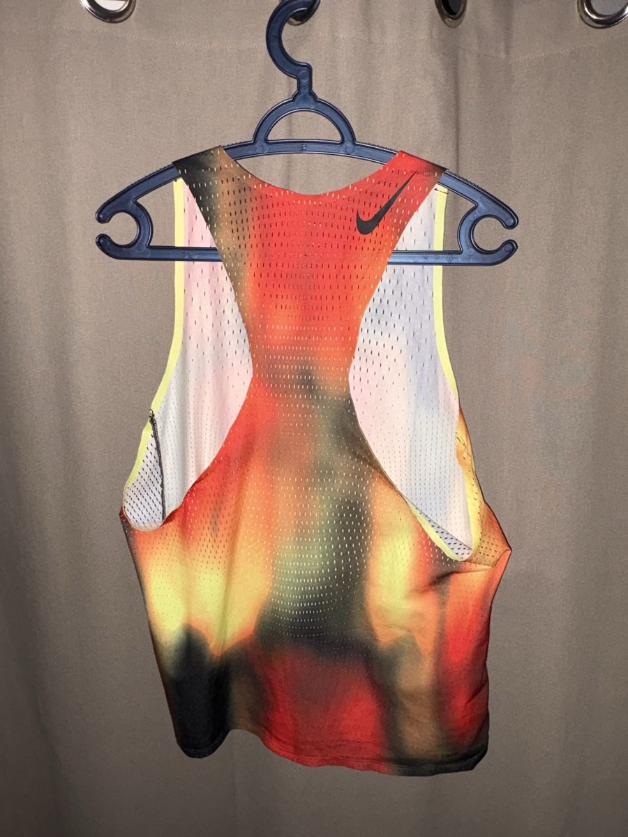 Nike T-Shirts: Débardeur Nike multicolore taille M – Neu (gemäss Beschreibung) aus Villeneuve VD von Edi_h 1