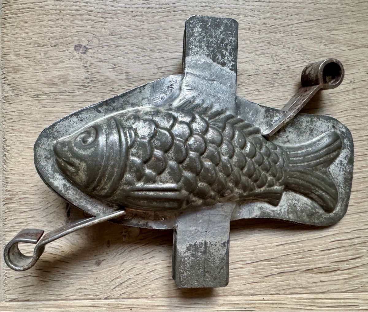 Teglie da forno: Alte Schoggiform Giessform Fisch antike Schokoladenform – Usato da Rothrist venduto da Luckywinner 1