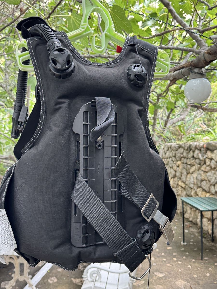 Mute per immersioni: Seac Sub Jacket Größe M – Usato da Trimbach venduto da hubled 2