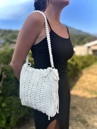 Borsa fatta a mano all'uncinetto