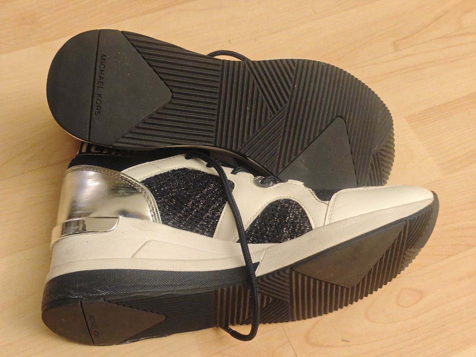 Michael Kors Scarpe da donna: Schicke Michael Kors Sneakers, Grösse 39 – Usato da Wettswil venduto da Dazee 2