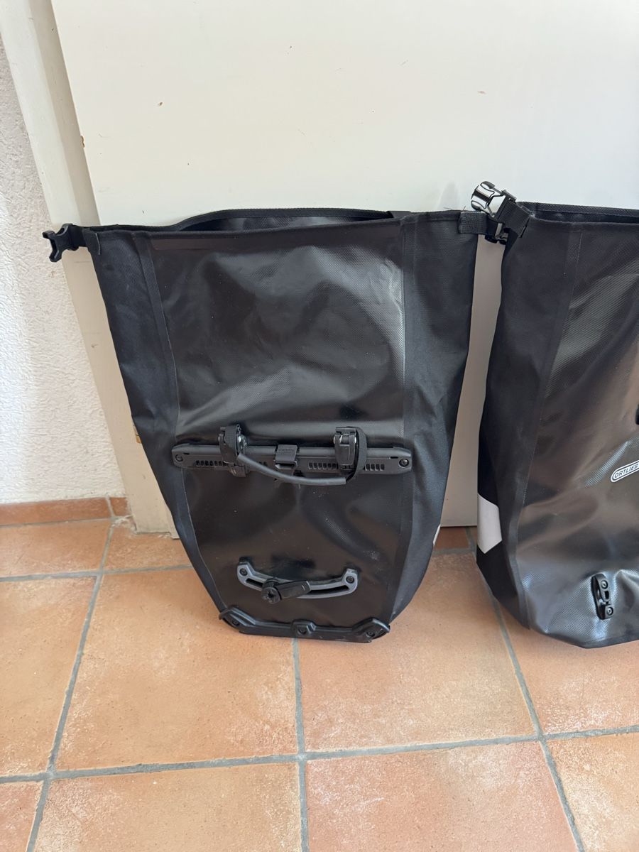 Ortlieb Borse: Fahrradtasche 2x ORTLIEB BACK-ROLLER CLASSIC 40L Waterproof  – Usato da Uetliberg venduto da Mitinsky 4