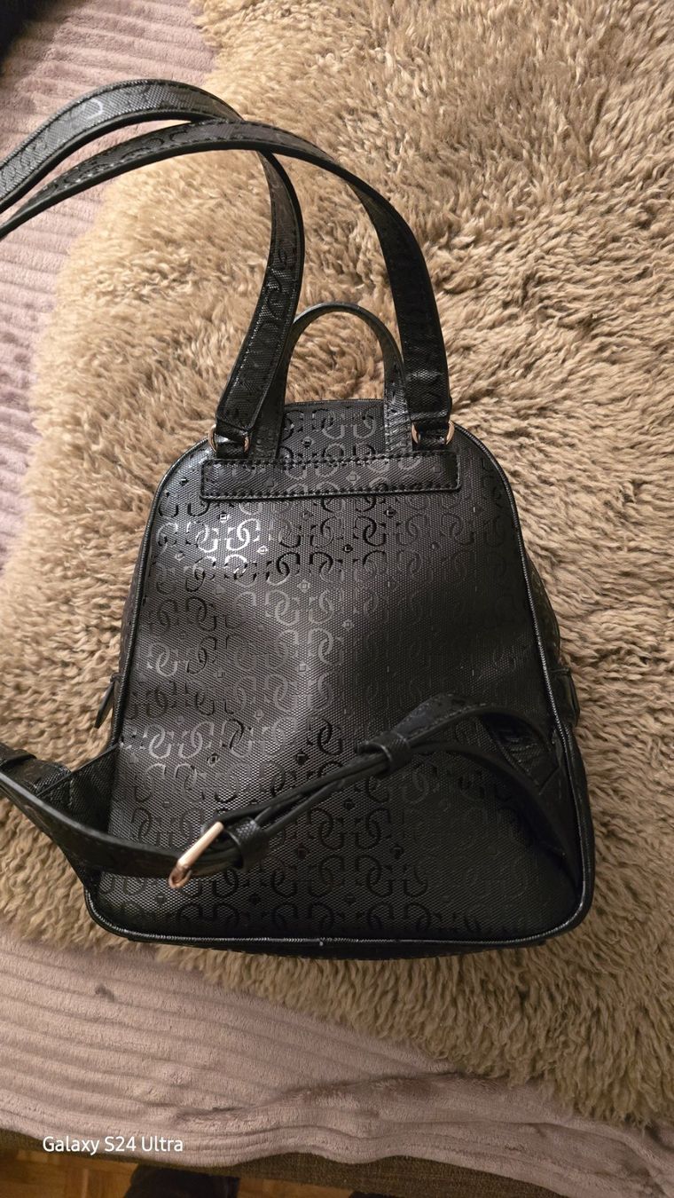 Guess Zaini: GUESS MALIA Tagesrucksack black – Nuovo (secondo la descrizione) da Sursee venduto da M_Z 2