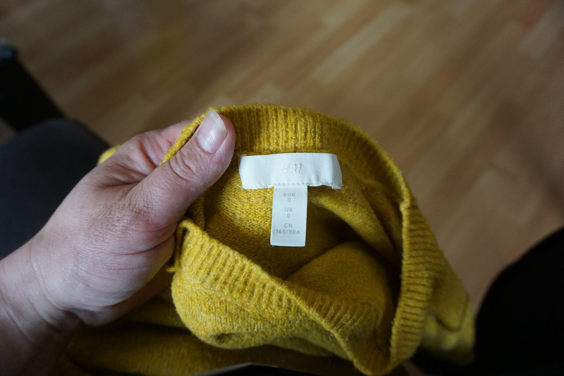 H&M Maglioni & Felpe: Pullover in gelb von H&M Gr.S – Usato da Zürich venduto da einalemjena 3