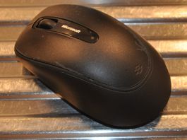 Microsoft Funk Maus 2.4GHz, USB Empfänger, Mausmatte Rolex