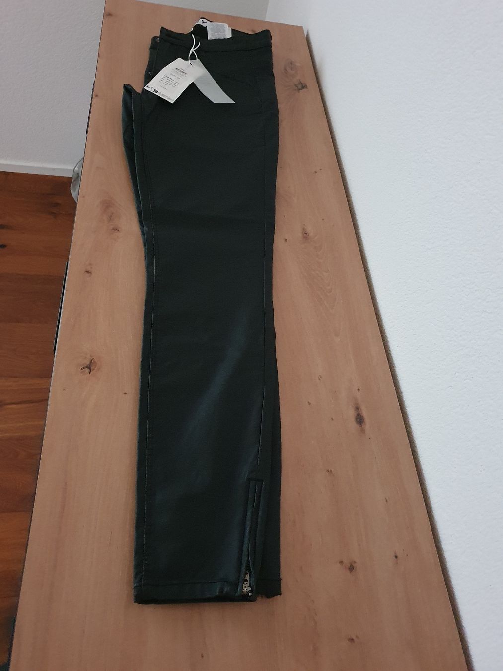 Only Pantaloni: Coole Damen Hose M – Nuovo e nell'imballaggio originale da Fischingen venduto da nad_fxf2