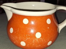VINTAGE KRUG MIT TUPFEN ROT WEISS