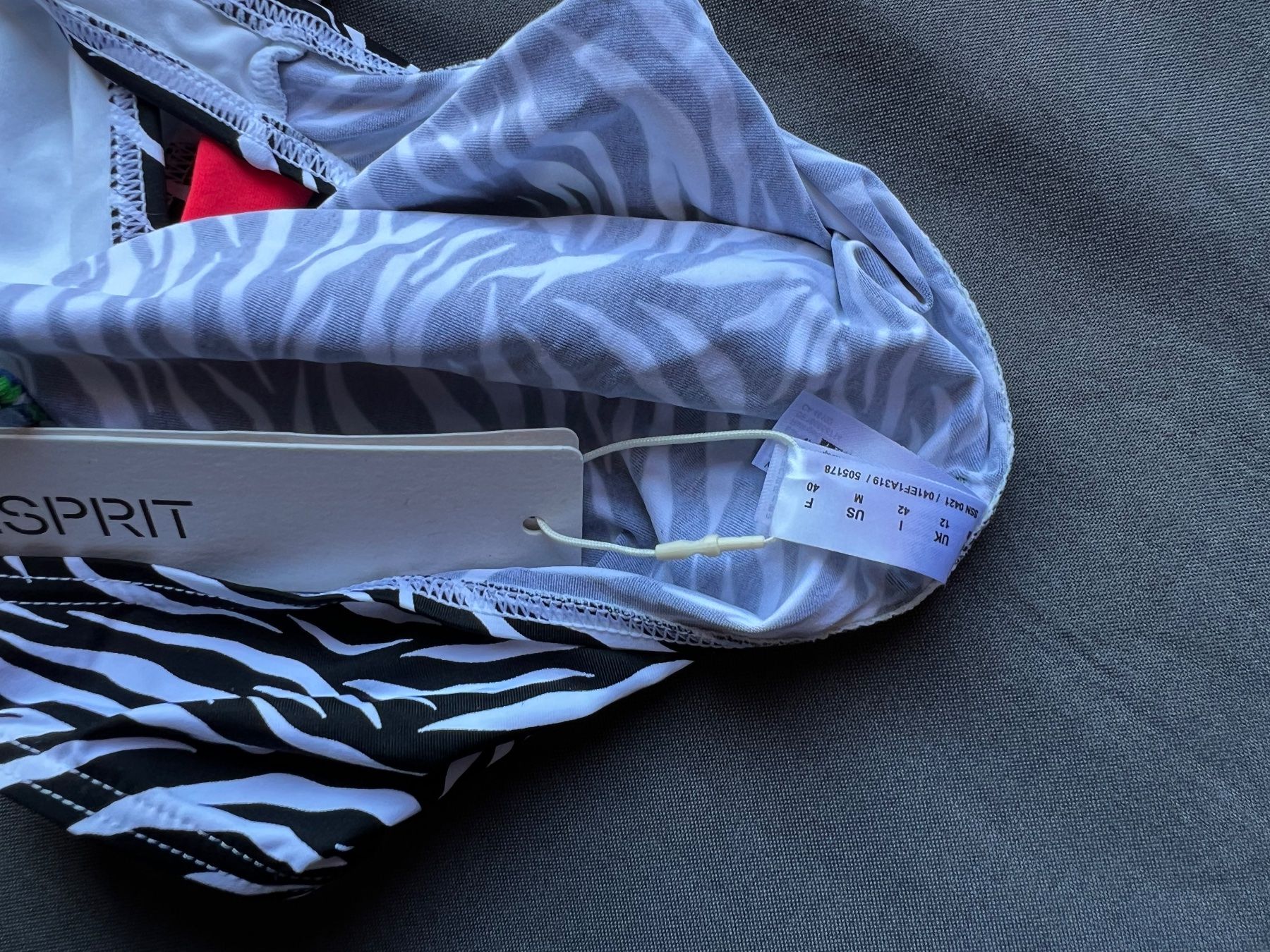 Badekleider & Bikinis: Bikini Zebra Look Grösse M - Neu mit Etikett – Neu und originalverpackt aus Riehen von edu_92w7 7