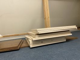 Diverse Holzbretter aus alter Küche