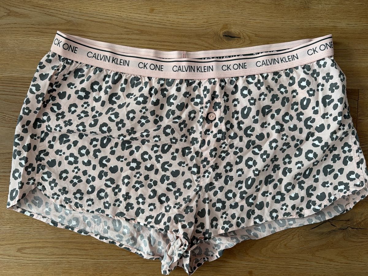 Calvin Klein Negligees & Pyjamas: Calvin Klein Nachtwäsche – Gebraucht aus Davos Platz von boom62 3