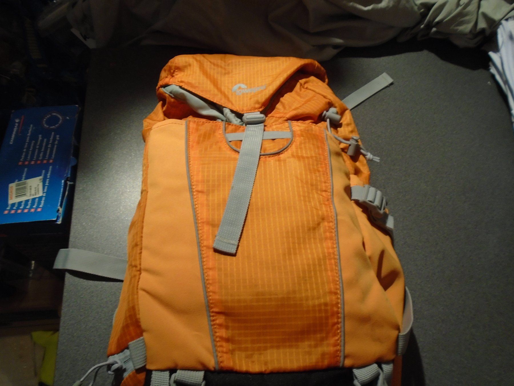 Lowepro Borse: Foto-Umhängetasche, lowepro orange/schwarz – Usato da Zürich venduto da Motzkuh